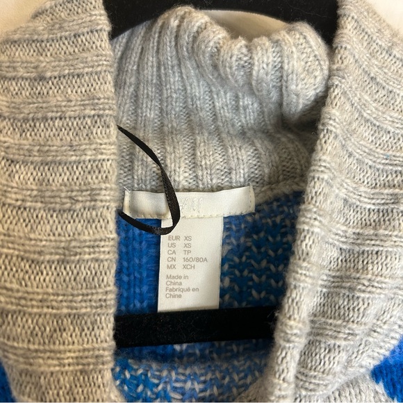 Chunky Oversized Blue Animal Print Sweater - Picture 8 of 9